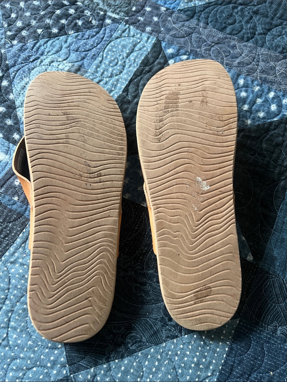 Reef Women's Tan Brown Flip Flop Sandals - Picture 2 of 3
